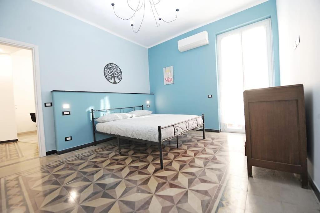 Lauretta: Adiacente Metro Apartment